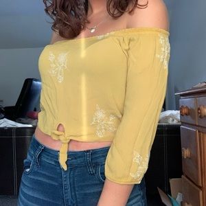 flowy floral off the shoulder top 💛🌻